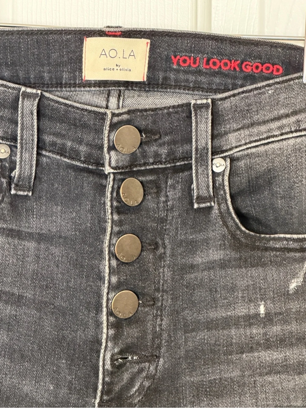 AO.LA Alice + Olivia Black Magic High Rise Exposed Button Skinny Jeans Size 25